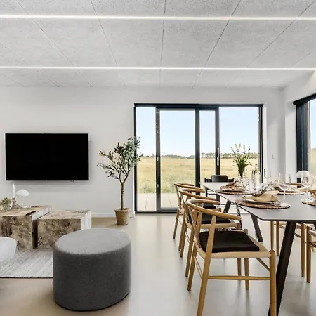3 Bedroom Stunning In *
